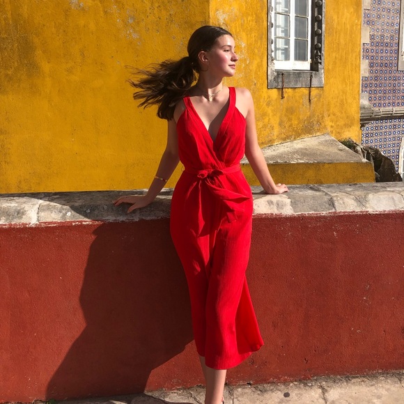 Meet your Posher, Nadia. My Instagram is Nadiav18 - Picture 5 of 7